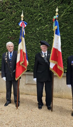 8 Mai 2024 : Les AICS-SR étaient représentées par le Porte Drapeau de l’Association Roger Bourgoin aux cérémonies de commémoration du 8 Mai 1945