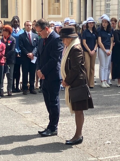 18 juin 2024 : Commémoration de l’ appel du 18 juin 1940 . L’AICS-SR était représentée par sa déléguée adjointe pour la Grande Bretagne et Déléguée de la France Libre pour la Grande Bretagne, Mme Brigitte Williams