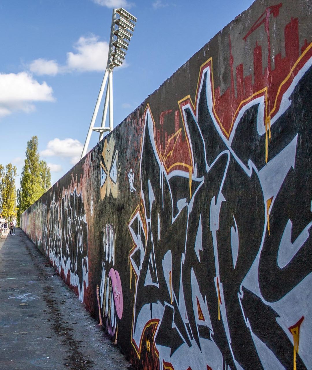 LES CONSEQUENCES DE LA CHUTTE DU MUR DE BERLIN