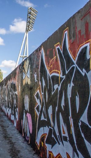 LES CONSEQUENCES DE LA CHUTTE DU MUR DE BERLIN