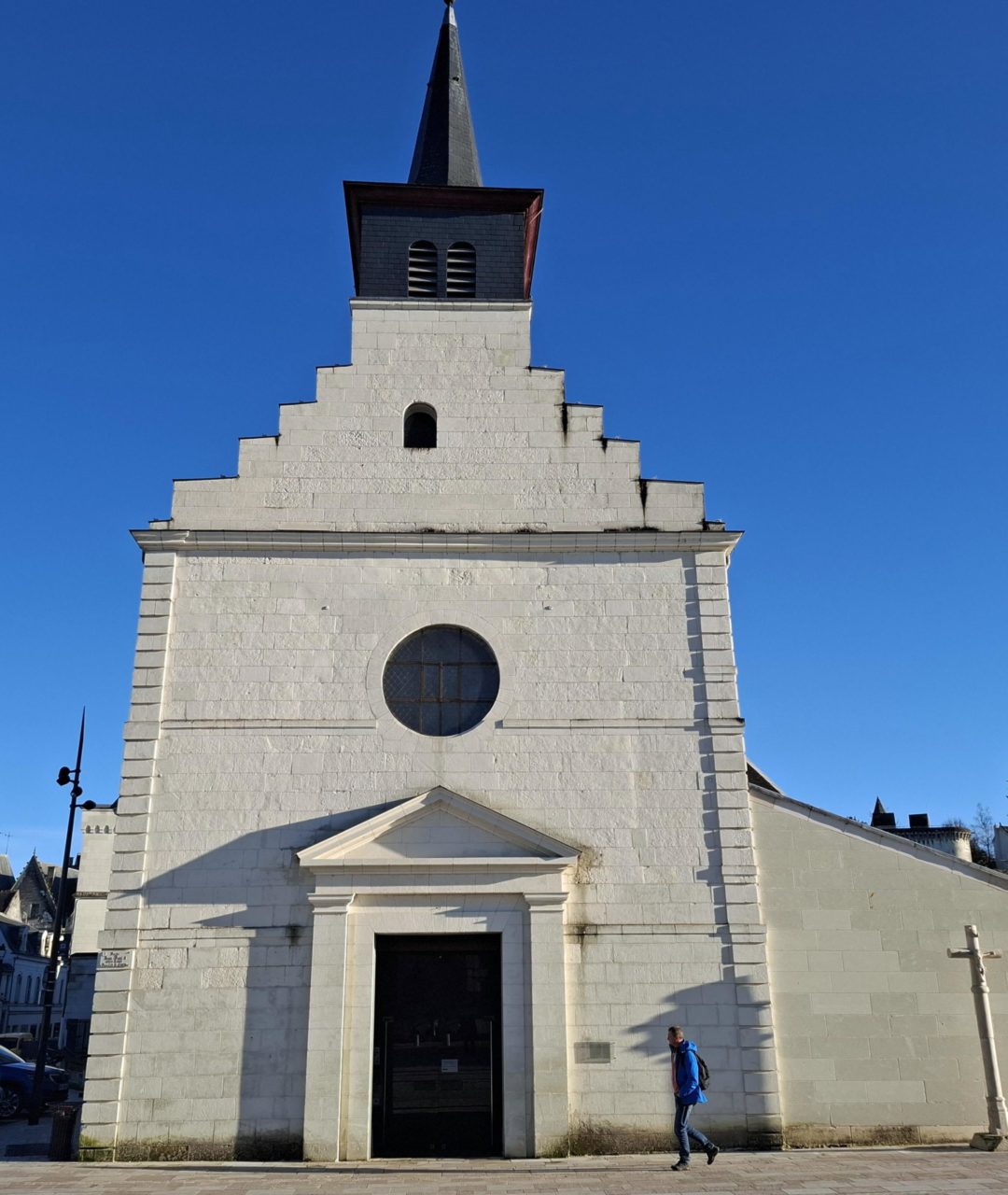 29 Novembre 2024 : L’AICS-SR était présente à la Célébration de Sainte Geneviève, protectrice de la gendarmerie nationale, en l’église Saint-Antoine de Loches
