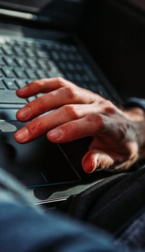 LA CHANCE SOURIT AUX INNOCENTS