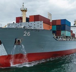 Un concept montrant un porte-conteneurs tel qu’il pourrait ressembler après sa conversion en navire de guerre