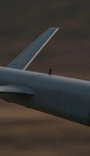 Cinder : Drone automatique doté d’IA pour les zones de guerre électronique et les zones sans couverture GNSS